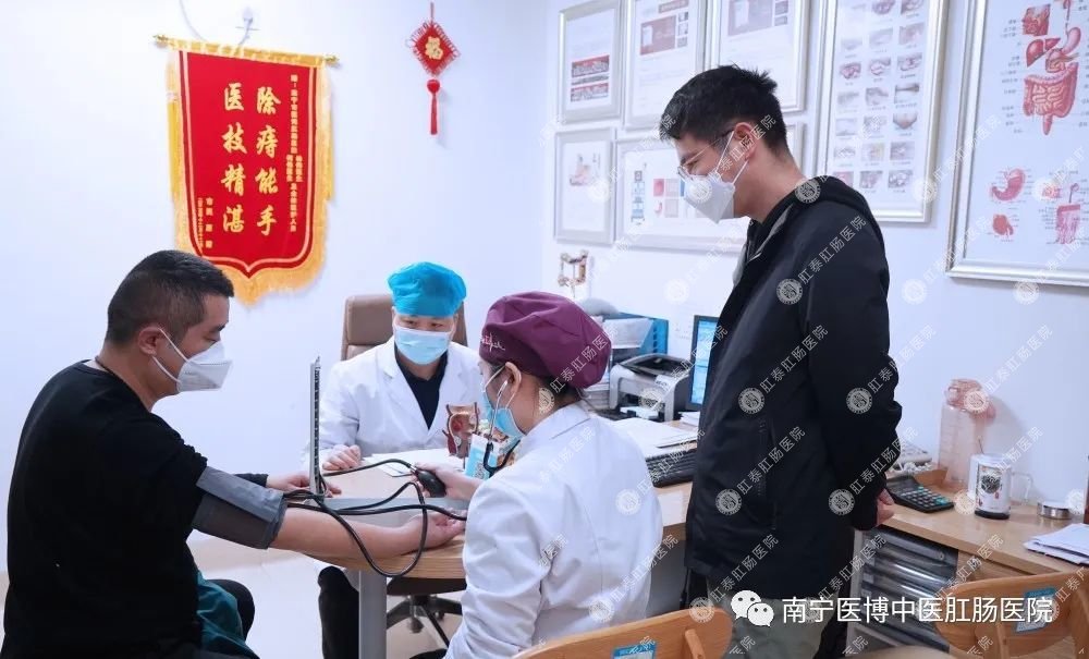 南寧醫博13周年慶“胃腸養護中心”暨“博士工作站”揭牌儀式圓滿(mǎn)成功